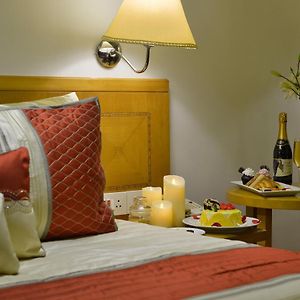 Deluxe Suite Queen Bed City View